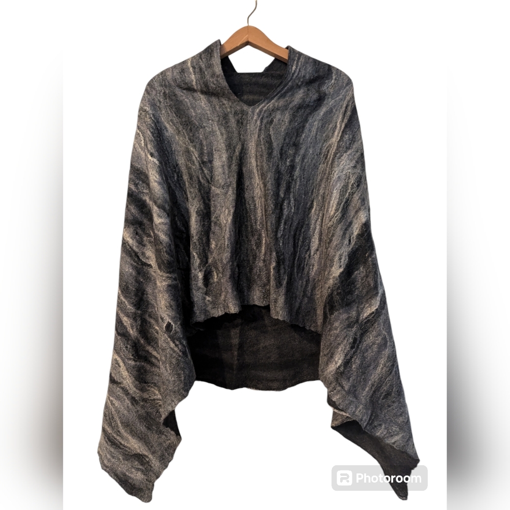 SUE KLAY DESIGNS Hand Felted Wool‎ Poncho Cape Shawl